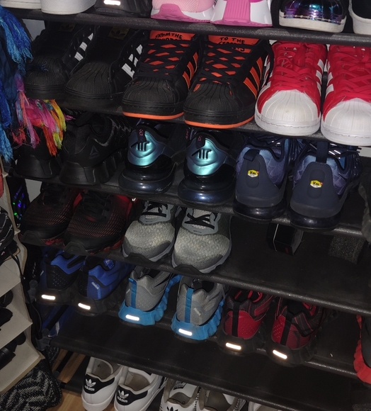 Meet your Posher, Garagedoor - Picture 4 of 4